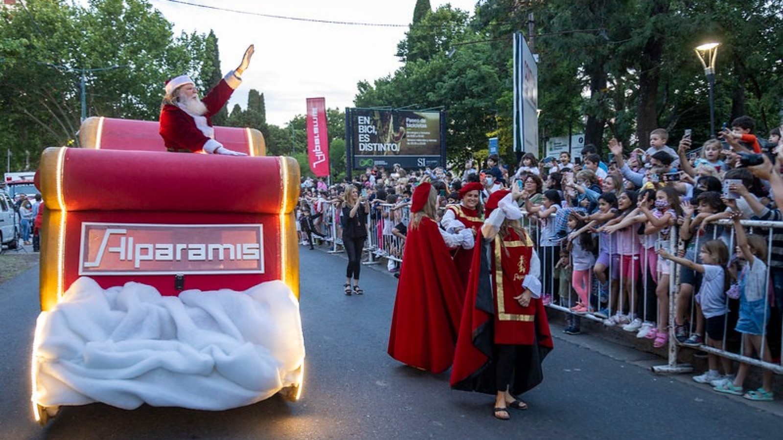 Vuelve a San Isidro el desfile mágico de Navidad